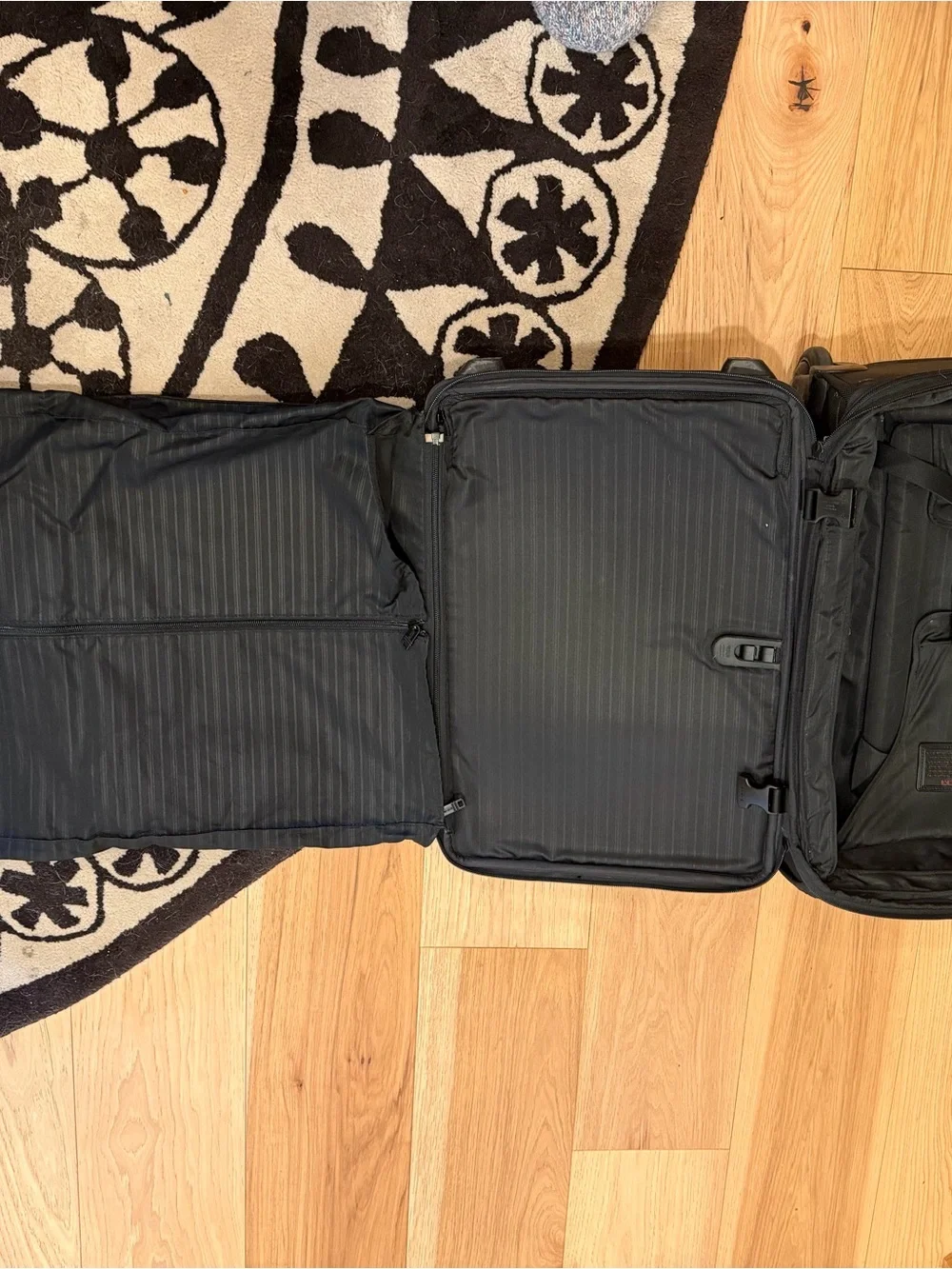 Tumi Alpha 22016DH (Black)